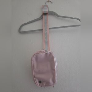 Lululemon Everywhere Belt Bag‎ 1L Wordmark.